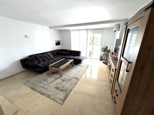 2 bedroom Apartment for sale in El Paraiso, Estepona with pool - € 445,000 (Ref: 10030502)
