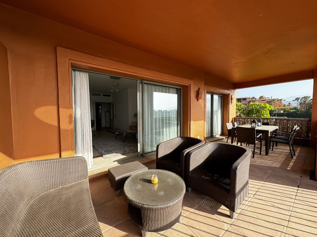 2 sovrum Lägenhet till salu i Estepona med pool garage - 545 000 € (Ref: 10030530)