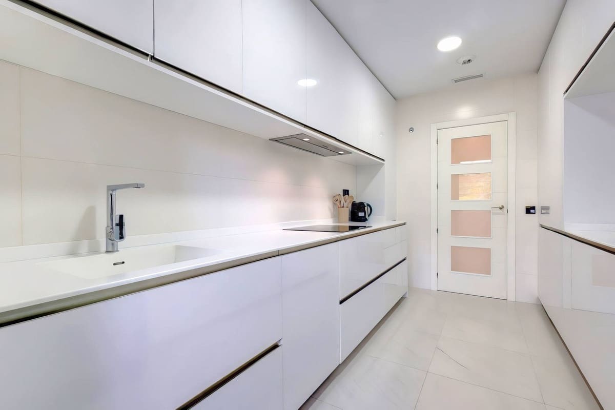 2 sovrum Lägenhet till salu i Estepona med pool garage - 565 000 € (Ref: 10031580)