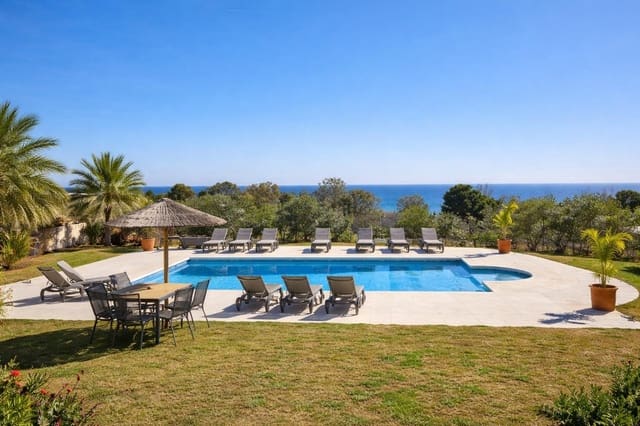 2 bedroom Apartment for sale in Selwo, Estepona with pool garage - € 630,000 (Ref: 10031633)
