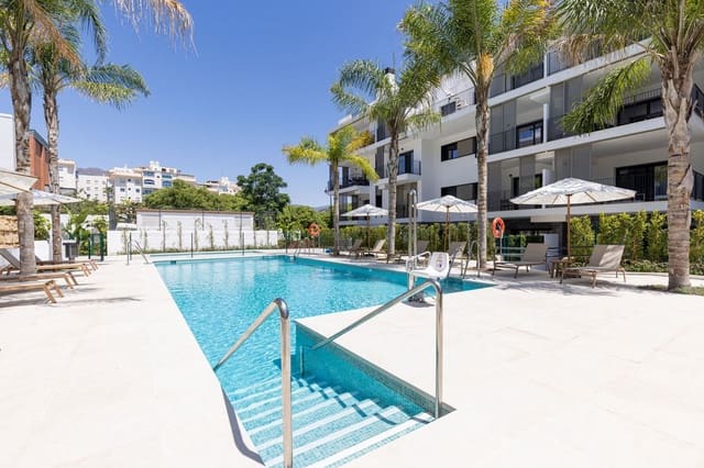 3 chambre Appartement à vendre à Estepona avec piscine garage - 650 000 € (Ref: 10031637)