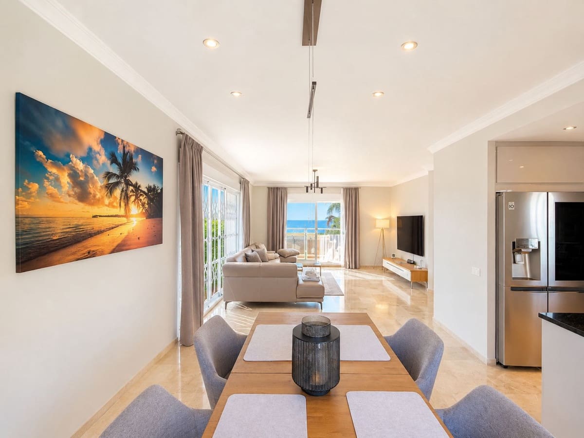 3 quarto Penthouse para venda em Estepona com piscina - 749 000 € (Ref: 10031638)