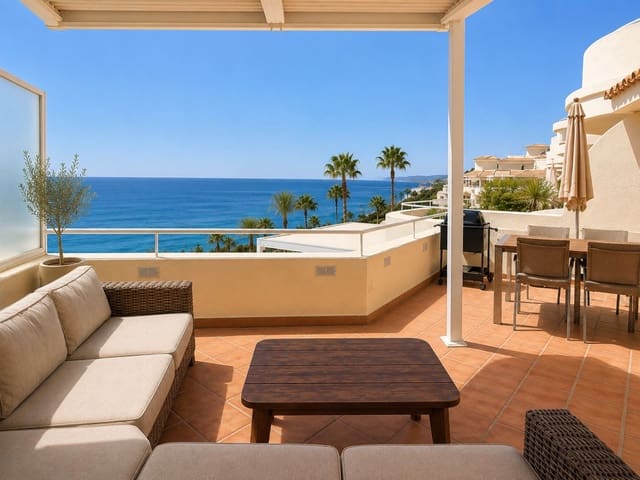 3 quarto Penthouse para venda em Estepona com piscina - 749 000 € (Ref: 10031638)