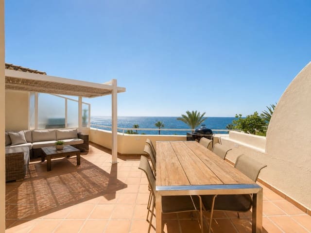 3 quarto Penthouse para venda em Estepona com piscina - 749 000 € (Ref: 10031638)