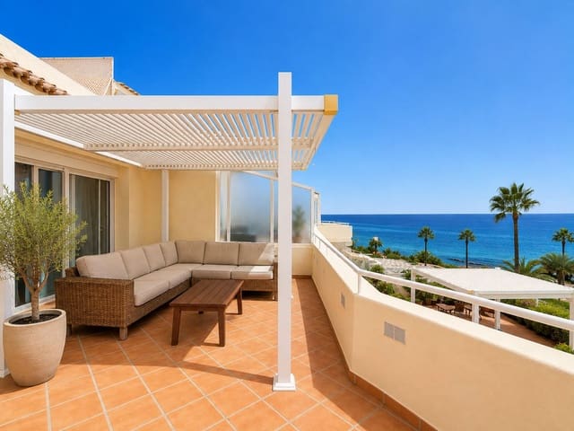 3 quarto Penthouse para venda em Estepona com piscina - 749 000 € (Ref: 10031638)