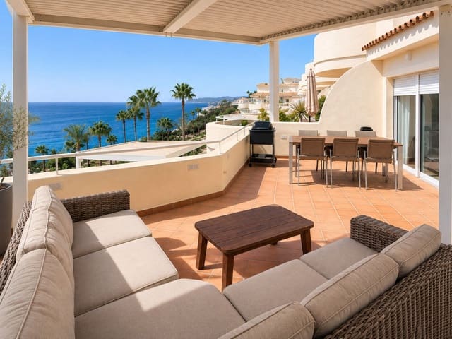 3 quarto Penthouse para venda em Estepona com piscina - 749 000 € (Ref: 10031638)