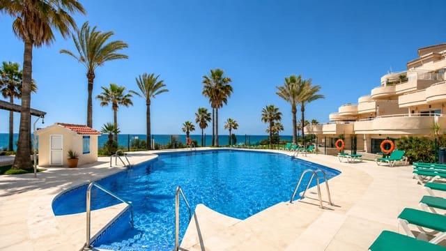 3 quarto Penthouse para venda em Estepona com piscina - 749 000 € (Ref: 10031638)
