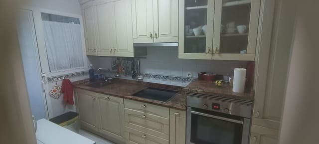 3 bedroom Apartment for sale in Estepona with pool - € 830,000 (Ref: 10031639)