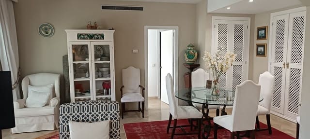 3 bedroom Apartment for sale in Estepona with pool - € 830,000 (Ref: 10031639)