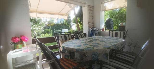 3 bedroom Apartment for sale in Estepona with pool - € 830,000 (Ref: 10031639)