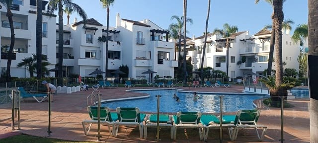 3 bedroom Apartment for sale in Estepona with pool - € 830,000 (Ref: 10031639)