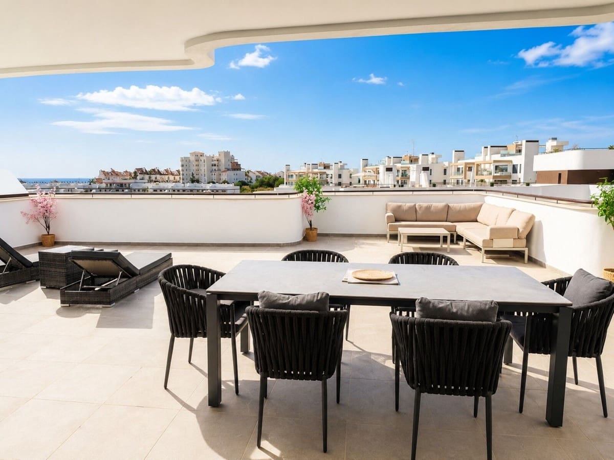 3 Zimmer Apartment zu verkaufen in Estepona mit Pool - 850.000 € (Ref: 10031640)
