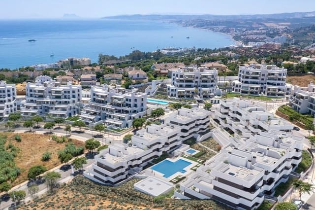 3 Zimmer Apartment zu verkaufen in Estepona mit Pool - 850.000 € (Ref: 10031640)