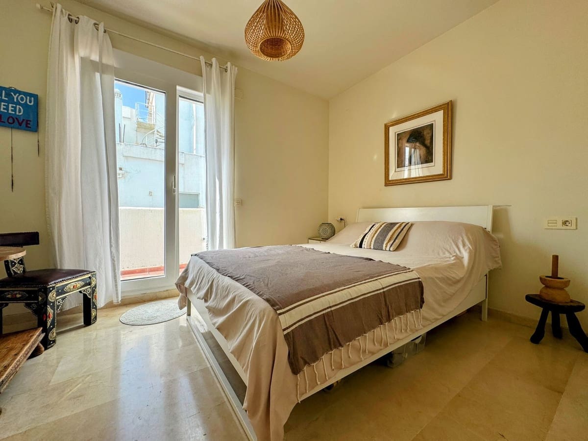 2 Zimmer Penthouse zu verkaufen in Estepona mit Pool Garage - 299.000 € (Ref: 10031642)