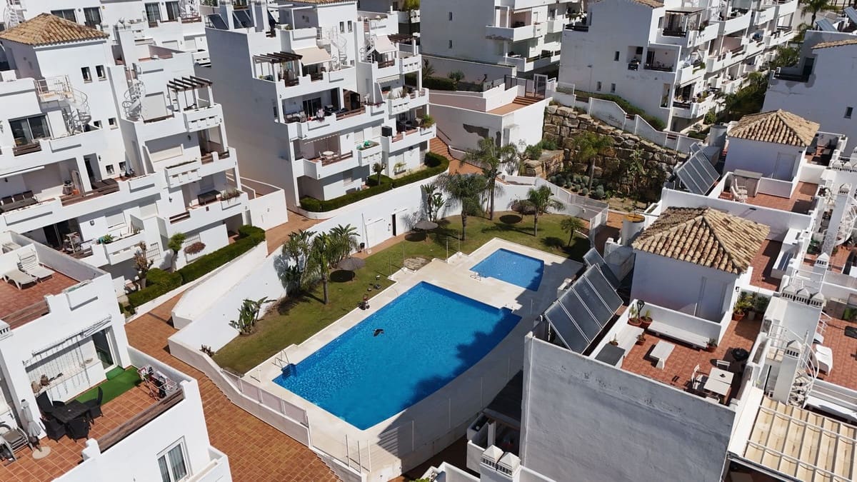 2 Zimmer Penthouse zu verkaufen in Estepona mit Pool Garage - 299.000 € (Ref: 10031642)