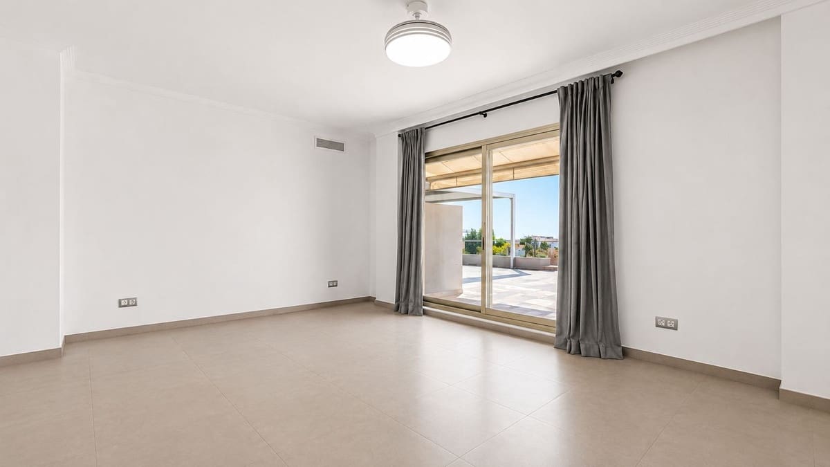 2 chambre Penthouse à vendre à New Golden Mile avec piscine garage - 440 000 € (Ref: 10031645)