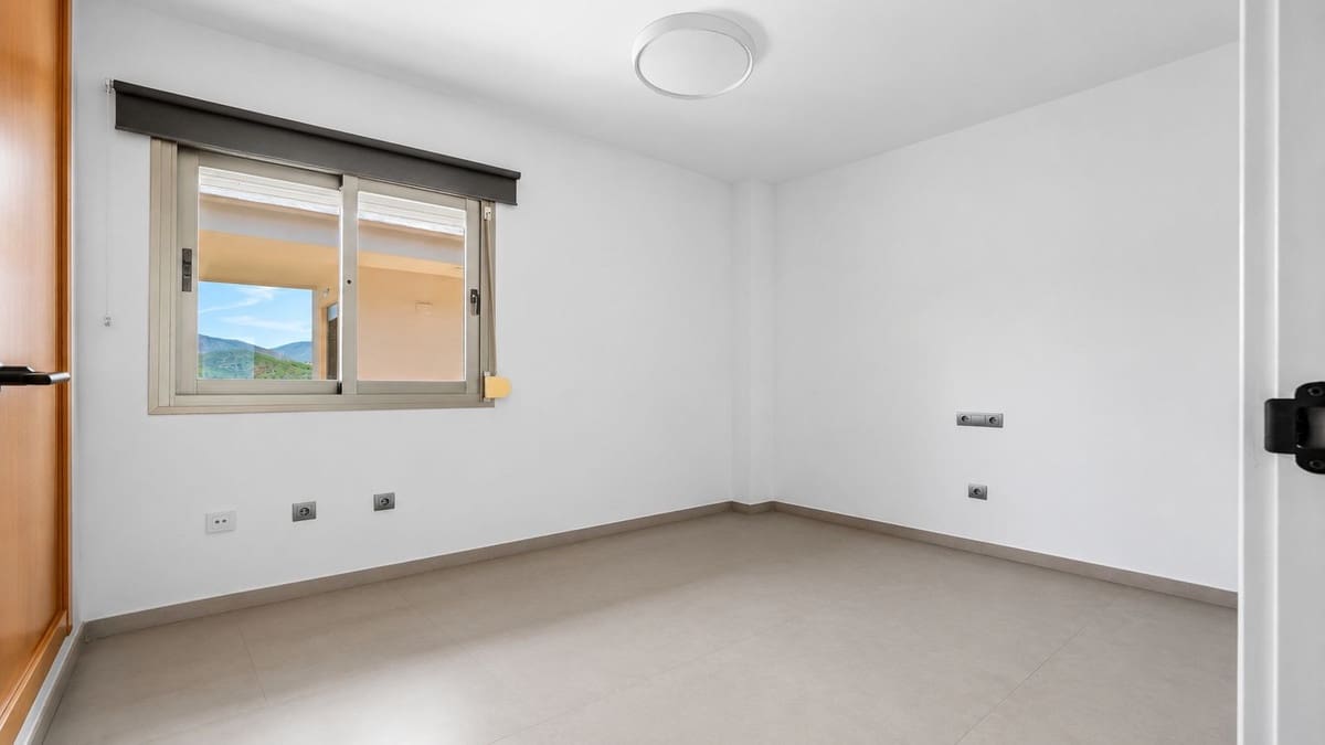 2 chambre Penthouse à vendre à New Golden Mile avec piscine garage - 440 000 € (Ref: 10031645)