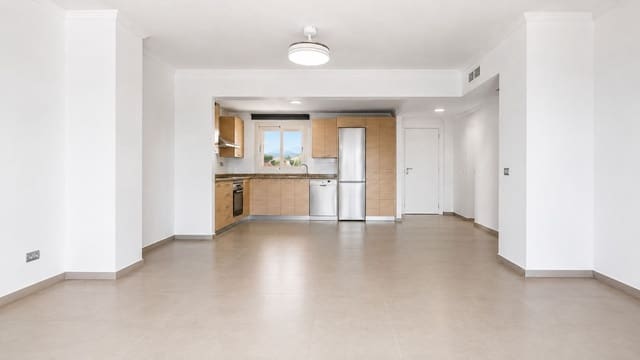 Ático de 2 habitaciones en New Golden Mile, Estepona en venta con piscina garaje - 440.000 € (Ref: 10031645)