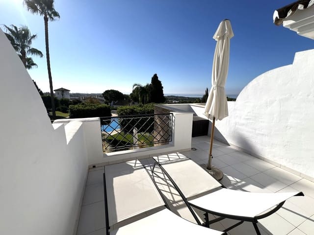 2 bedroom Apartment for sale in El Paraíso, Benahavís with pool garage - € 485,000 (Ref: 10031656)