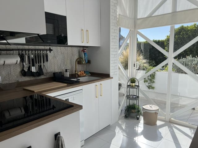 2 bedroom Apartment for sale in El Paraíso, Benahavís with pool garage - € 485,000 (Ref: 10031656)
