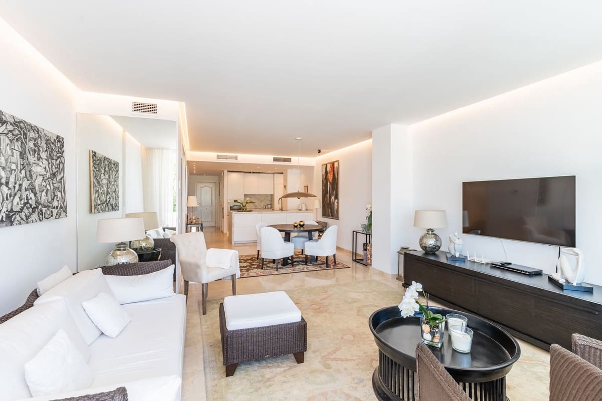 2 sypialnia Apartament na sprzedaż w Estepona z basenem garażem - 950 000 € (Ref: 10031983)
