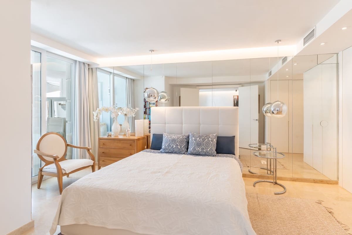 2 sypialnia Apartament na sprzedaż w Estepona z basenem garażem - 950 000 € (Ref: 10031983)