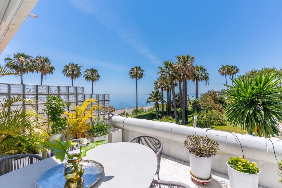 2 sypialnia Apartament na sprzedaż w Estepona z basenem garażem - 950 000 € (Ref: 10031983)
