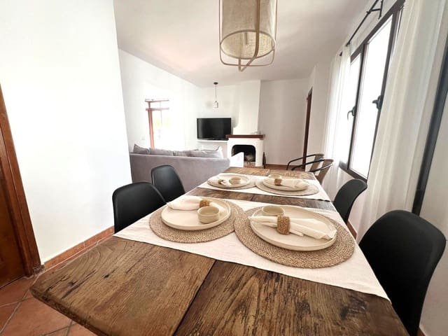 Apartamento de 2 habitaciones en El Paraíso, Benahavís en venta con piscina - 335.000 € (Ref: 10031998)