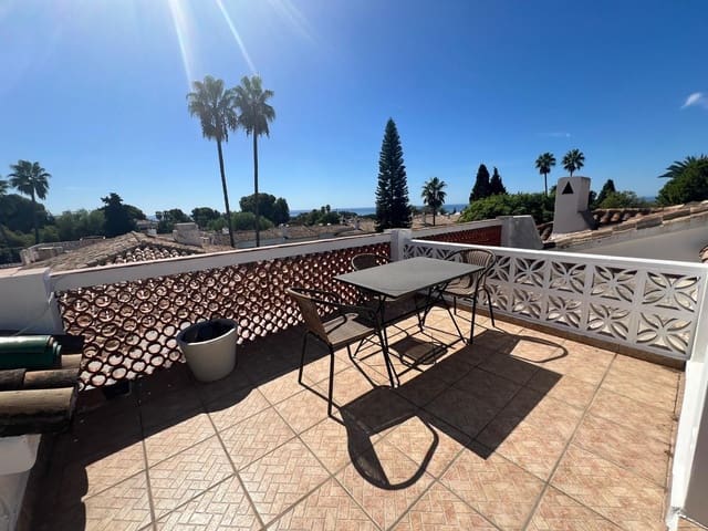Apartamento de 2 habitaciones en El Paraíso, Benahavís en venta con piscina - 335.000 € (Ref: 10031998)