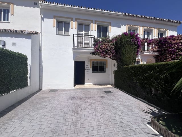 3 makuuhuone Omakotitalo myytävänä paikassa El Paraiso, Estepona mukana uima-altaan 
autotalli - 469 000 € (Ref: 10034172)