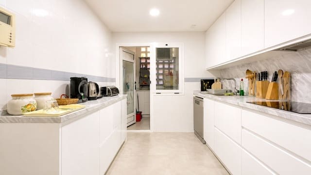 2 slaapkamer Appartement te koop in San Pedro de Alcántara Pueblo, Marbella met zwembad garage - € 525.000 (Ref: 10034462)