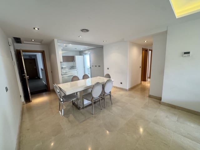 Apartamento de 3 habitaciones en San Pedro de Alcántara Pueblo, Marbella en venta con piscina garaje - 675.000 € (Ref: 10035057)