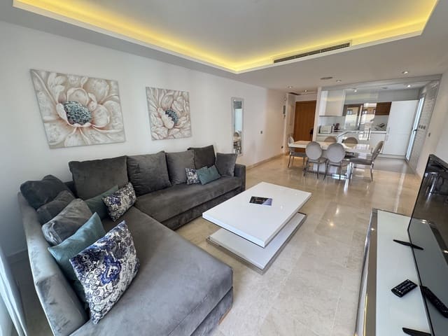 Apartamento de 3 habitaciones en San Pedro de Alcántara Pueblo, Marbella en venta con piscina garaje - 675.000 € (Ref: 10035057)