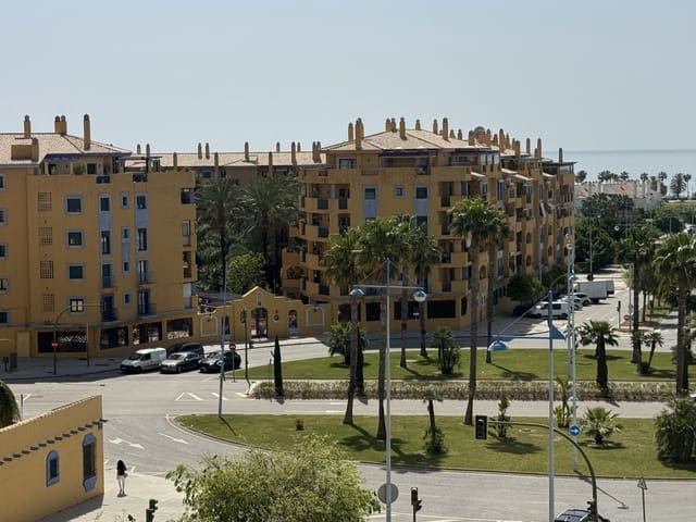 Apartamento de 3 habitaciones en San Pedro de Alcántara Pueblo, Marbella en venta con piscina garaje - 675.000 € (Ref: 10035057)