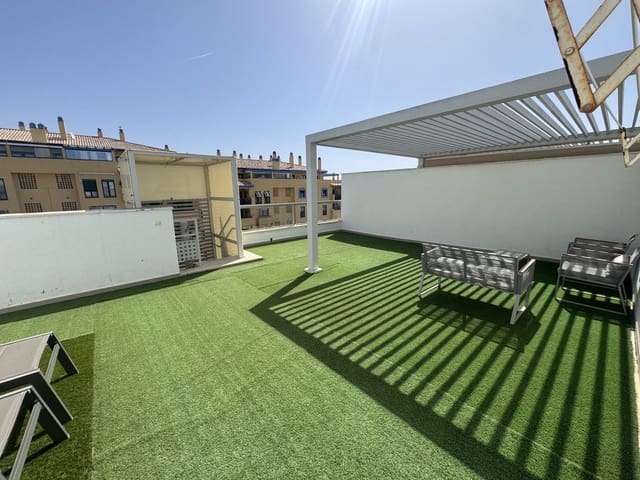 Apartamento de 3 habitaciones en San Pedro de Alcántara Pueblo, Marbella en venta con piscina garaje - 675.000 € (Ref: 10035057)