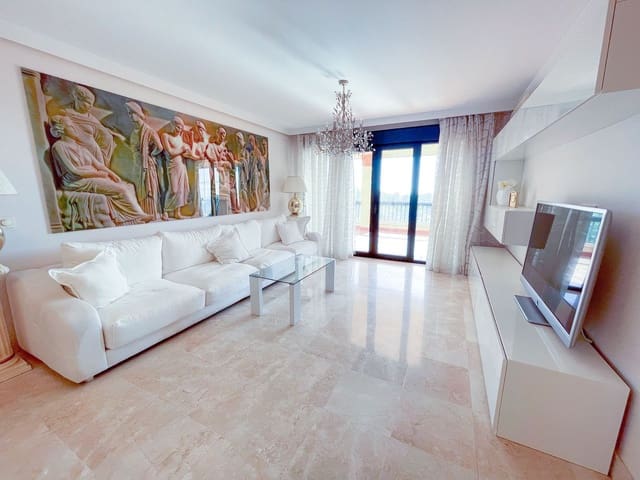 Apartamento de 3 habitaciones en San Pedro de Alcantara, Marbella en venta con piscina garaje - 820.000 € (Ref: 10035058)