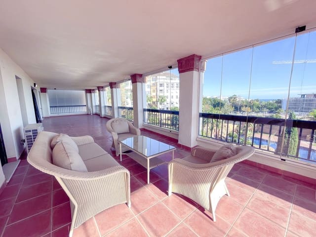 Apartamento de 3 habitaciones en San Pedro de Alcantara, Marbella en venta con piscina garaje - 820.000 € (Ref: 10035058)
