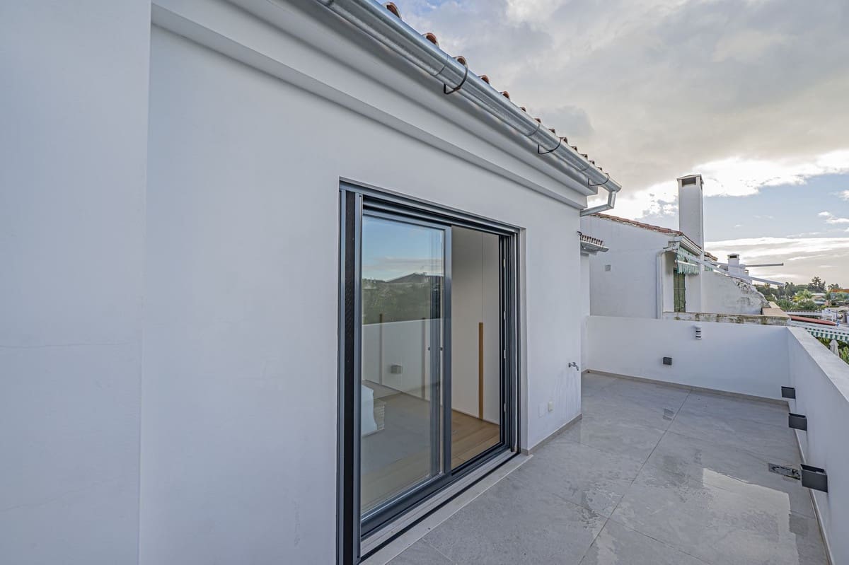 4 Zimmer Haus zu verkaufen in San Pedro de Alcantara mit Garage - 890.000 € (Ref: 10035068)
