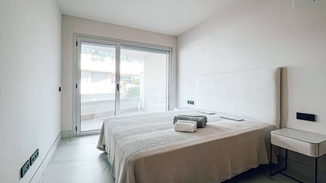 3 bedroom Apartment for sale in San Pedro de Alcantara, Marbella with pool garage - € 949,000 (Ref: 10035073)