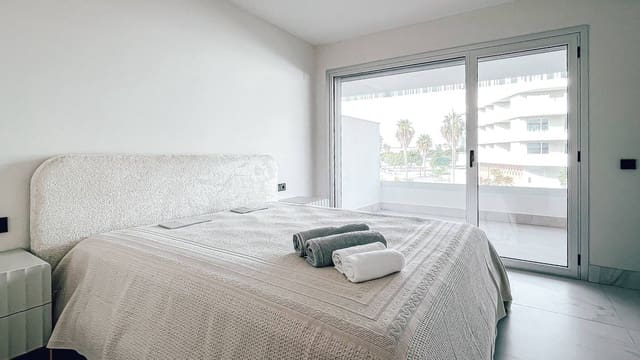 3 bedroom Apartment for sale in San Pedro de Alcantara, Marbella with pool garage - € 949,000 (Ref: 10035073)