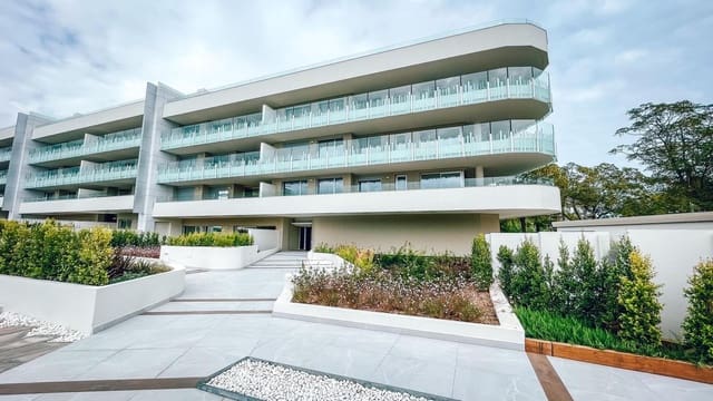 3 bedroom Apartment for sale in San Pedro de Alcantara, Marbella with pool garage - € 949,000 (Ref: 10035073)