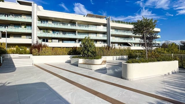 3 bedroom Apartment for sale in San Pedro de Alcantara, Marbella with pool garage - € 949,000 (Ref: 10035073)
