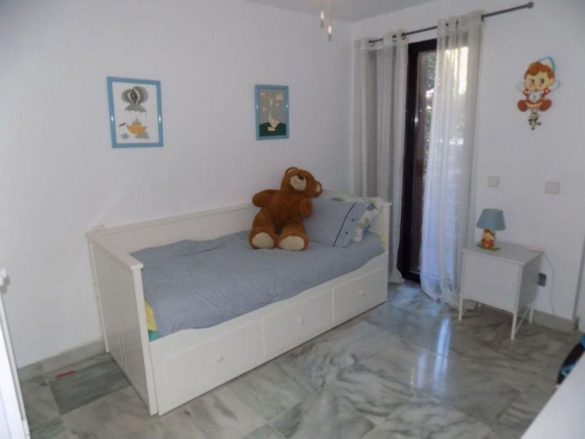 3 chambre Maison de Ville à vendre à Estepona avec piscine garage - 489 000 € (Ref: 10035118)