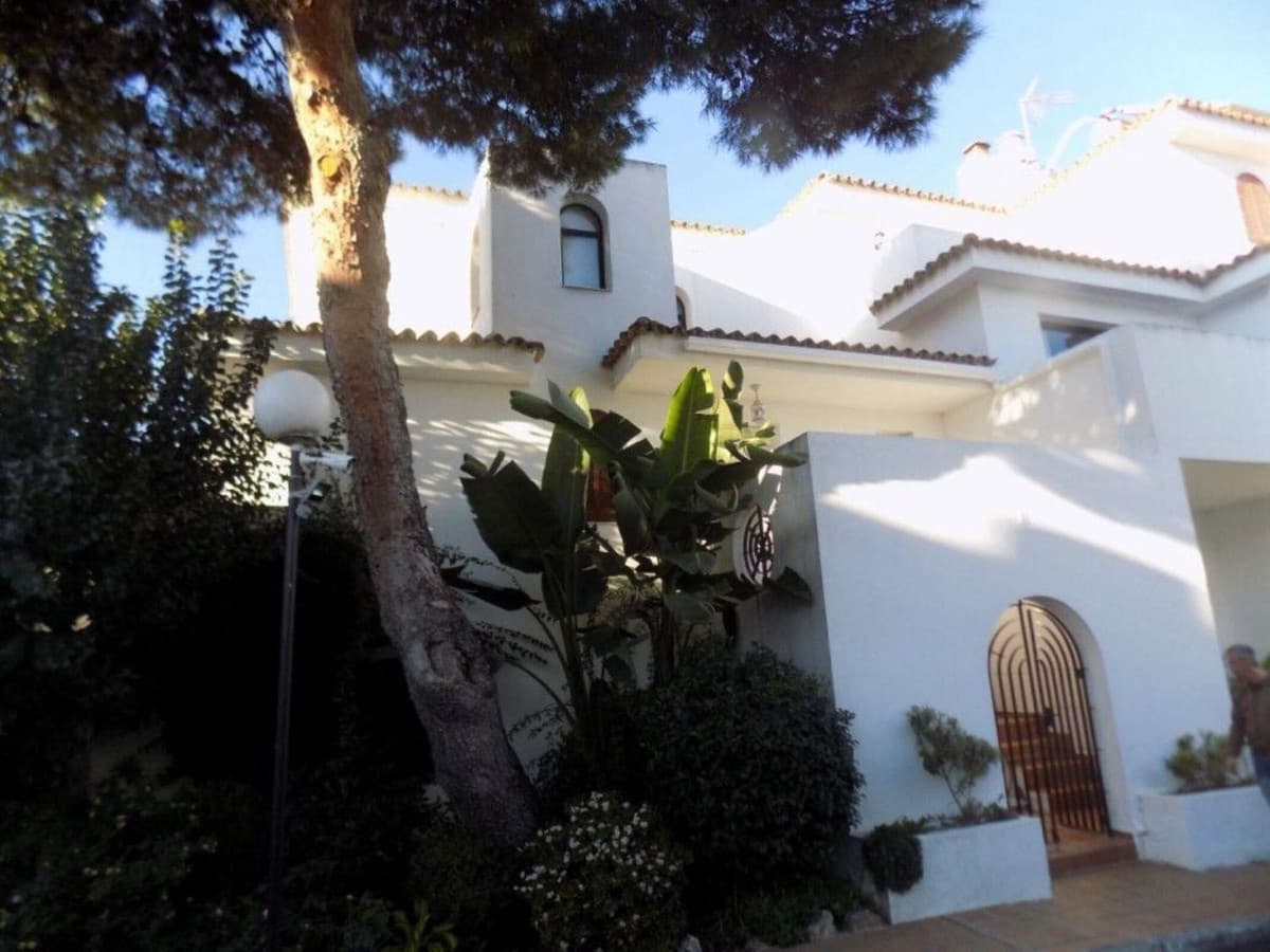 3 chambre Maison de Ville à vendre à Estepona avec piscine garage - 489 000 € (Ref: 10035118)