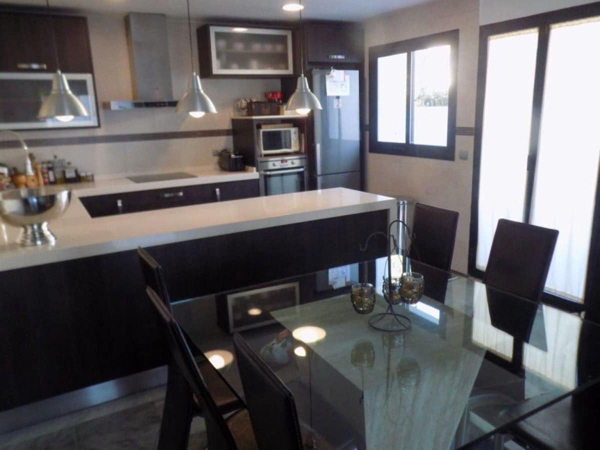 3 chambre Maison de Ville à vendre à Estepona avec piscine garage - 489 000 € (Ref: 10035118)