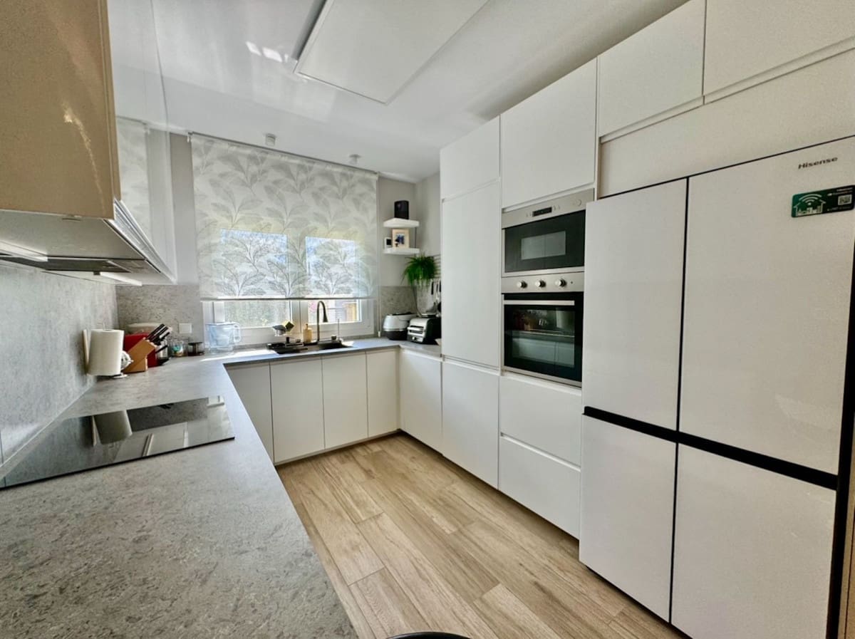 3 sypialnia Dom na sprzedaż w Miasto Madryt z basenem garażem - 795 000 € (Ref: 10035398)