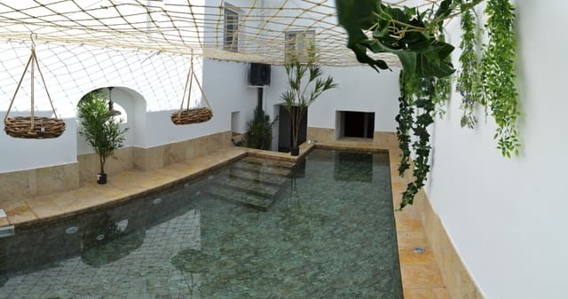 4 soveværelse Byhus til salg i Estepona med swimmingpool - € 1.350.000 (Ref: 10035419)