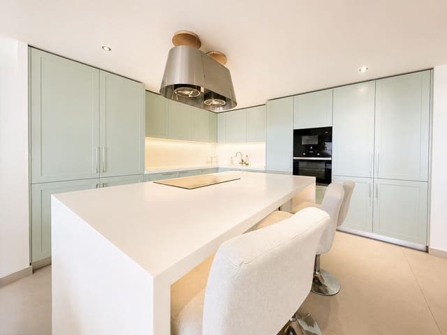 3 camera da letto Casa in vendita in New Golden Mile, Estepona con piscina garage - 1.950.000 € (Rif: 10035466)