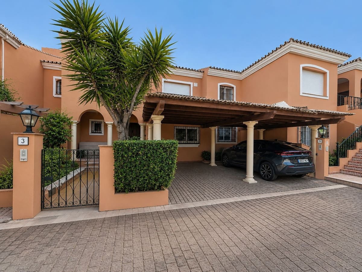 3 camera da letto Casa in vendita in New Golden Mile con piscina garage - 1.950.000 € (Rif: 10035466)