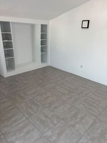 2 makuuhuone Omakotitalo myytävänä paikassa Estepona mukana uima-altaan - 299 995 € (Ref: 10035485)